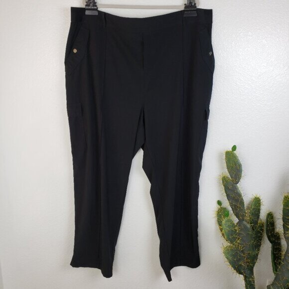 Athleta Vienna Cargo Pant Black size 26 Plus Featherweight Athleisure - Picture 2 of 13